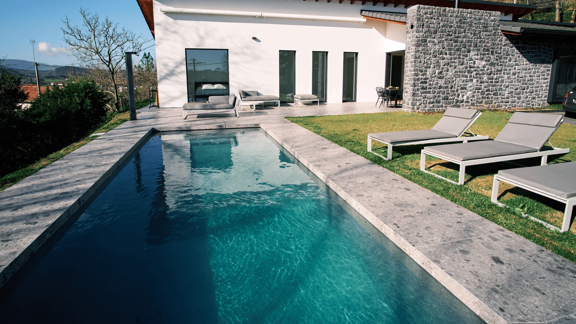 Choisir le sol autour de ma piscine