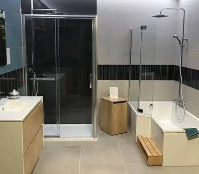 1625784395-carrelage-moderne-salle-de-bains